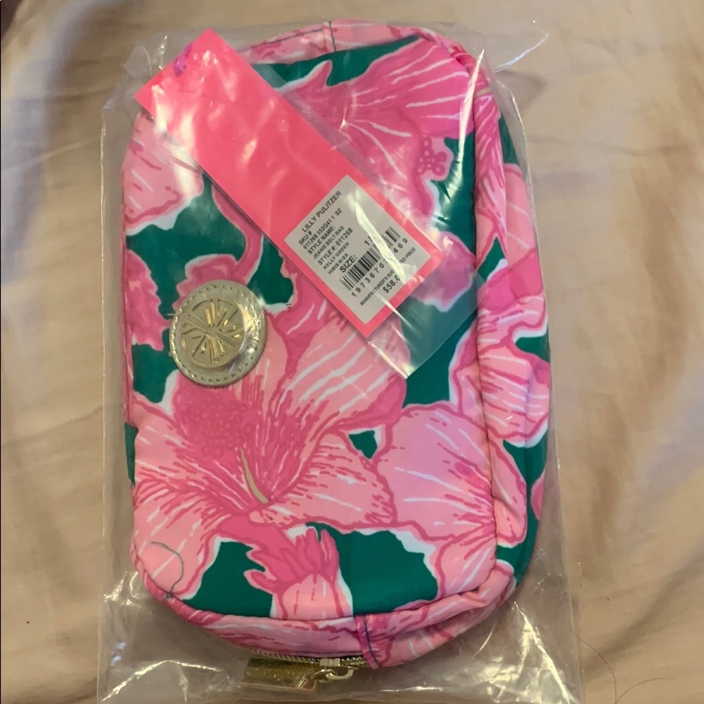 Lilly Pulitzer Jeanie Belt Bag in Kelly Green Hibis Kiss